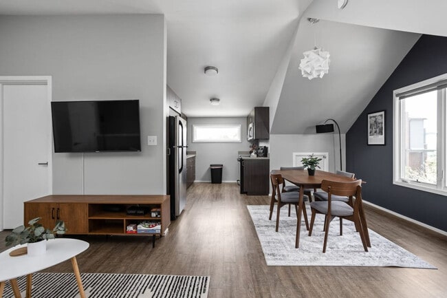 Photo - 1125 E 10th St Unidad ID1303781P