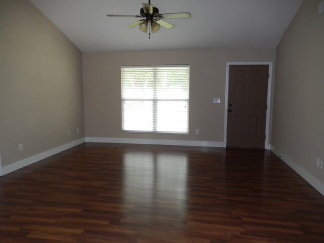 Large Living Room with Vaulted Ceilings