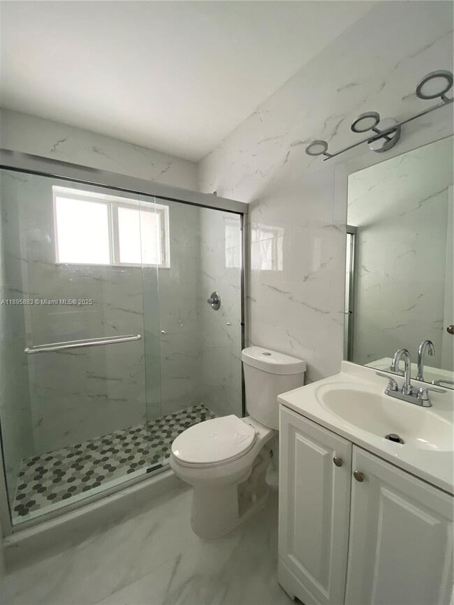 Photo - 44 NW 44th St Unidad 44