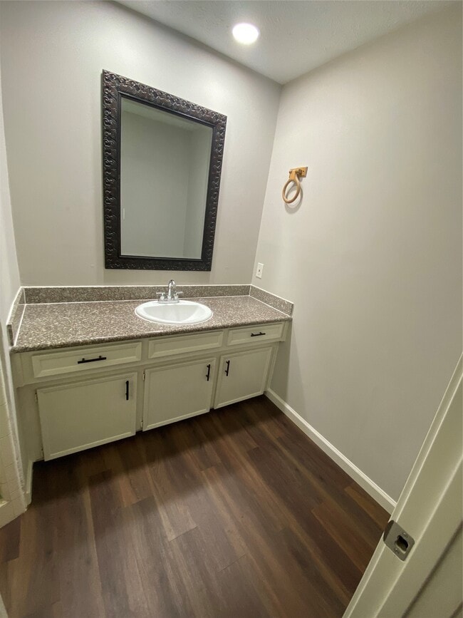 Photo - 2819 Colony Dr