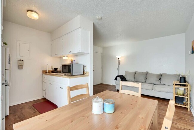 2803 Hemphill Park Unidad B104