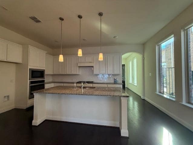 Photo - 18136 Lakefront Ct