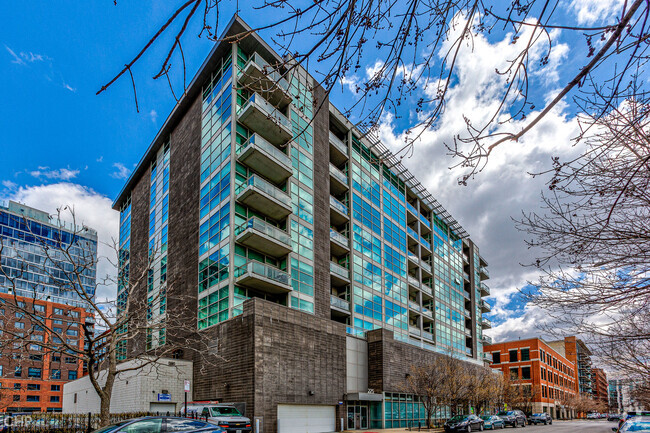Building Photo - 225 S Sangamon St Unit 711 Rental