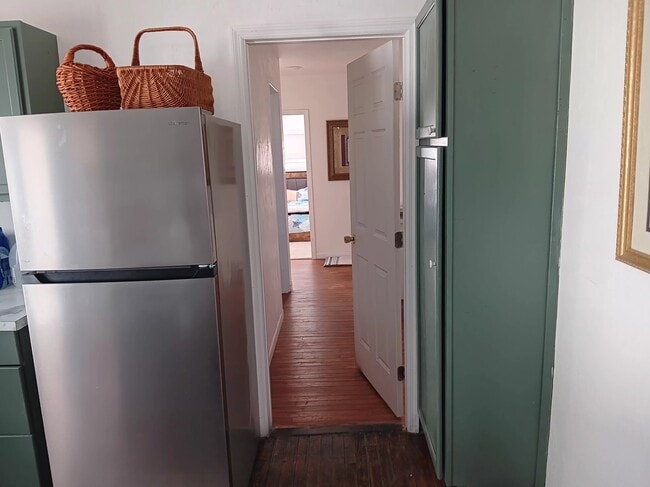 Photo - 206 2nd St NW