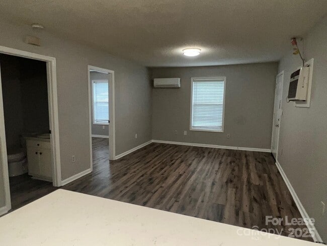 Photo - 374 Water St