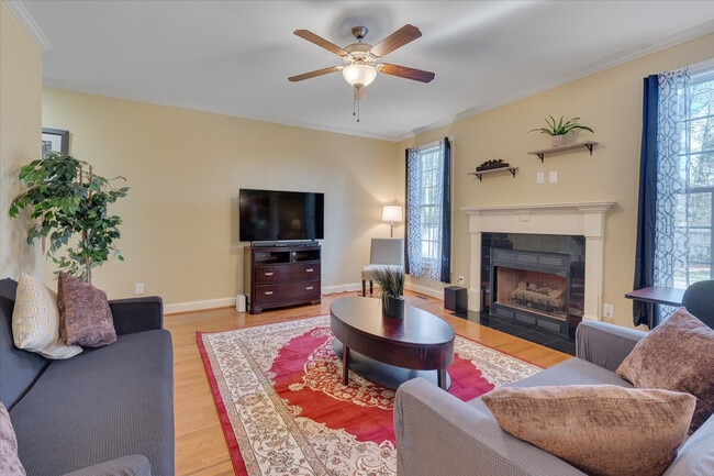 Building Photo - 320 Lawrence Rd Unit ID1388437P