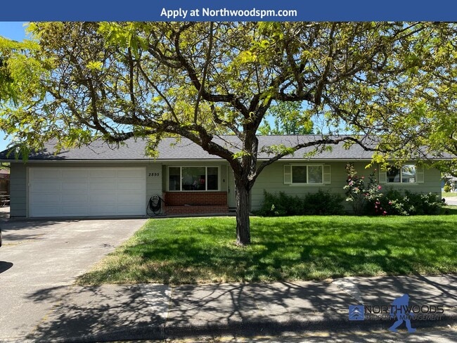 Building Photo - Very Nice 3 Bedroom 2 Bath Home with a Dettached Large Bonus Room w/Heating and Cooling