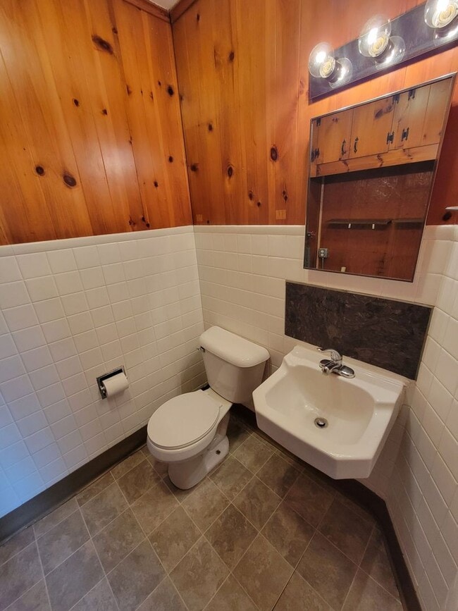 Photo - 105 Seymour St