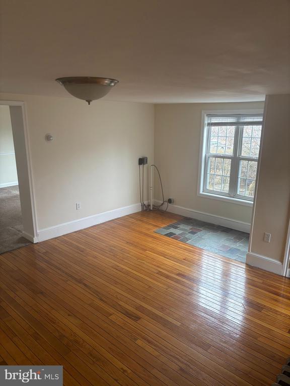 Photo - 420 Old Swede Rd