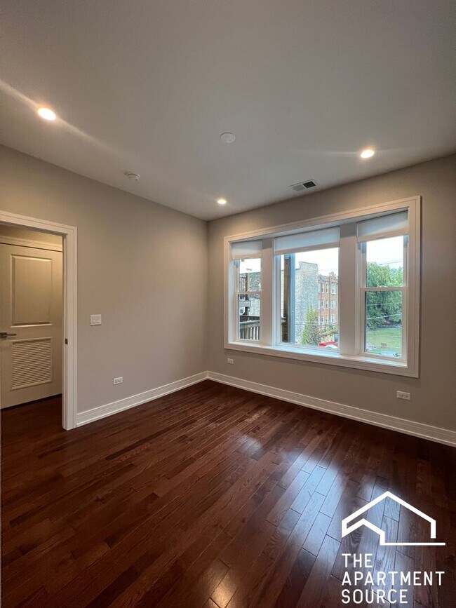 Photo - 4641 Malden St Unidad 1