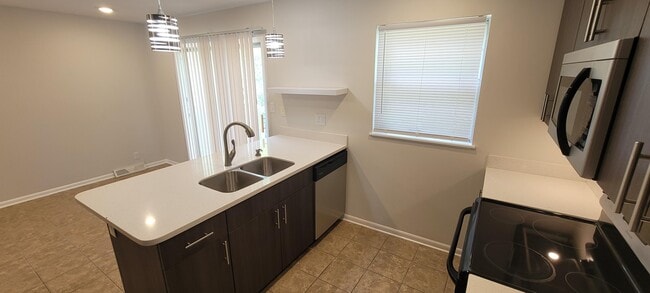 Photo - 405 Brewer Dr