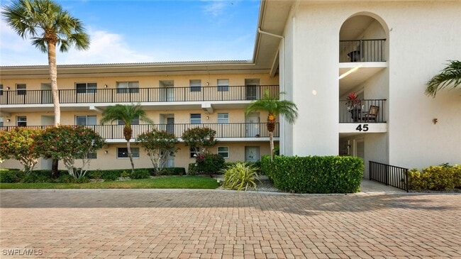 Building Photo - 45 High Point Cir S Unit 304 Rental