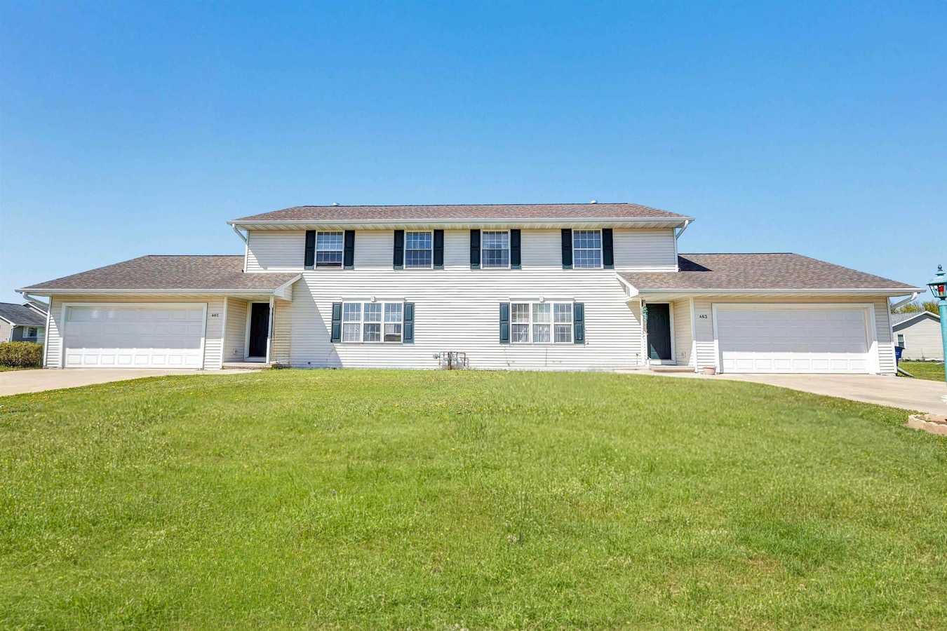 Photo - 465 W Green Bay St