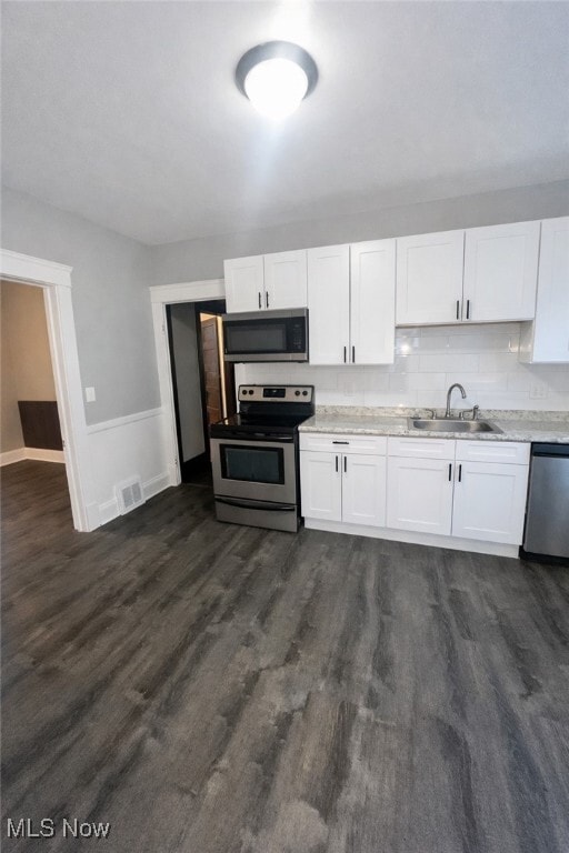 Photo - 4415 Pearse Ave