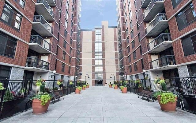 Photo - 700 1st St Unit 4V