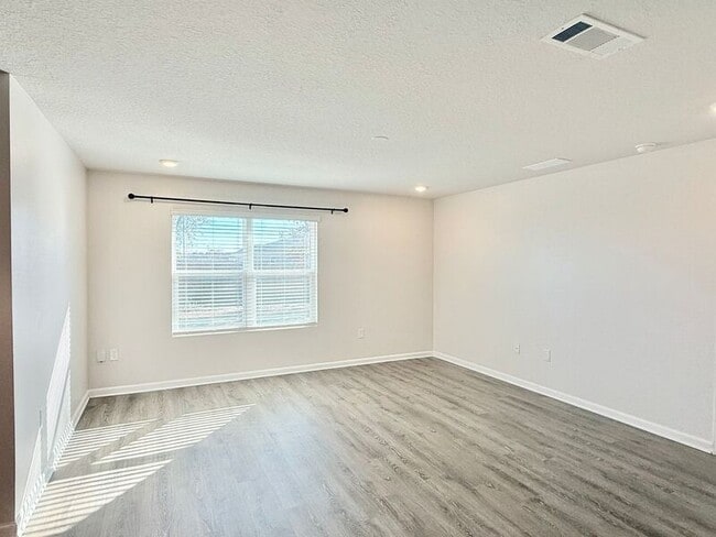 Photo - 5320 Peach Dr