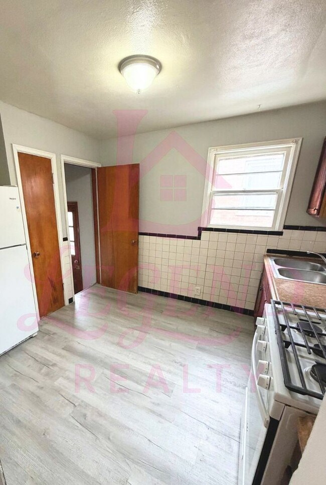 Photo - 2 bedroom 1 bathroom home with beautiful hardwood floors!