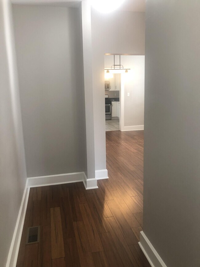 Photo - 321 E University St