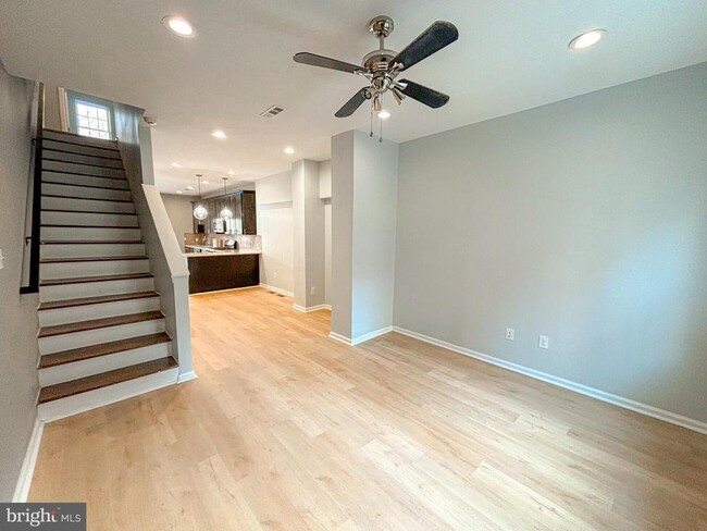 Photo - 753 S Chadwick St Townhome