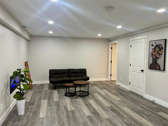 Photo - 7525 Birch St