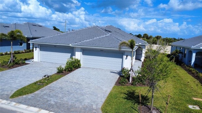 Building Photo - 8225 Shr Lk Dr