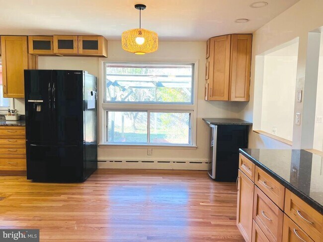 Photo - 3900 Laurel Rd