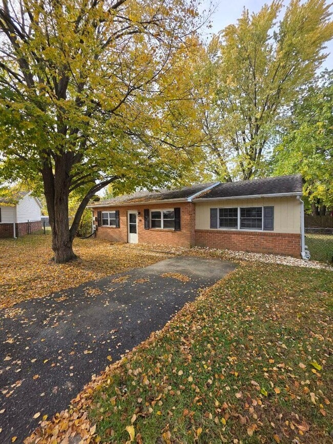 Photo - Woodland Trails