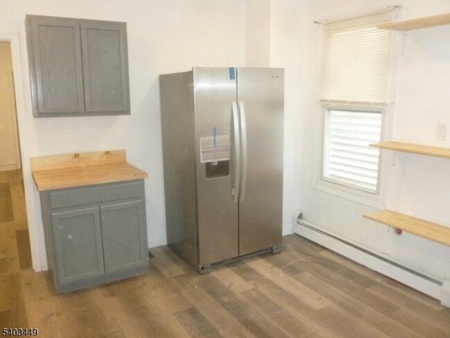 Photo - 523 Franklin St