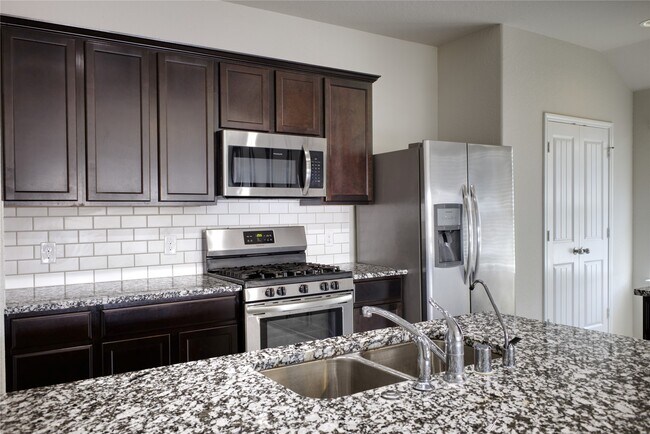 Photo - 707 Desert Pea Ln