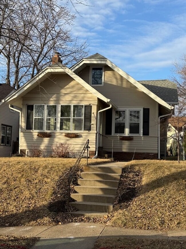 Photo - Classic 4-Bedroom Home with Indoor and Outdoor Space!!