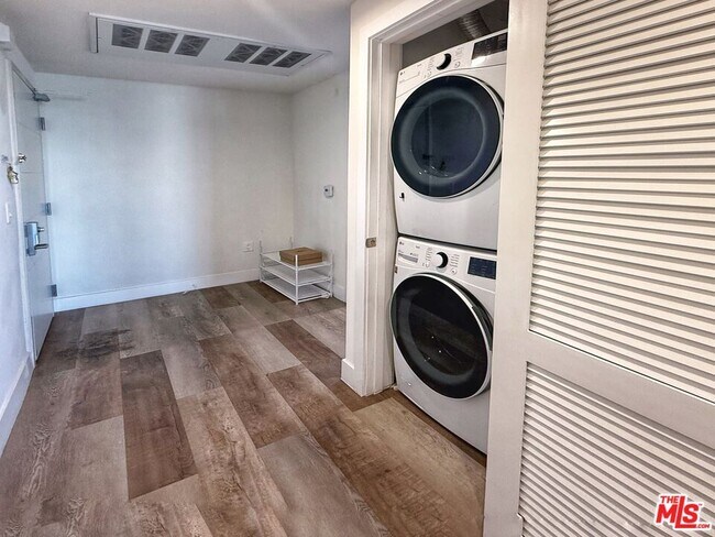 Photo - 723 S St Andrews Pl Unit 312