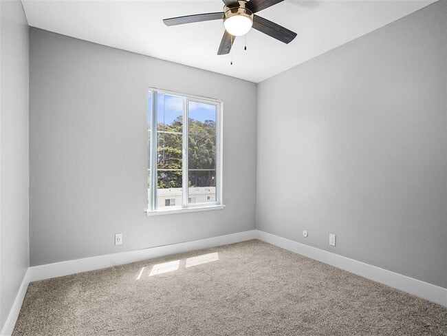 Peninsula Pines Apartments