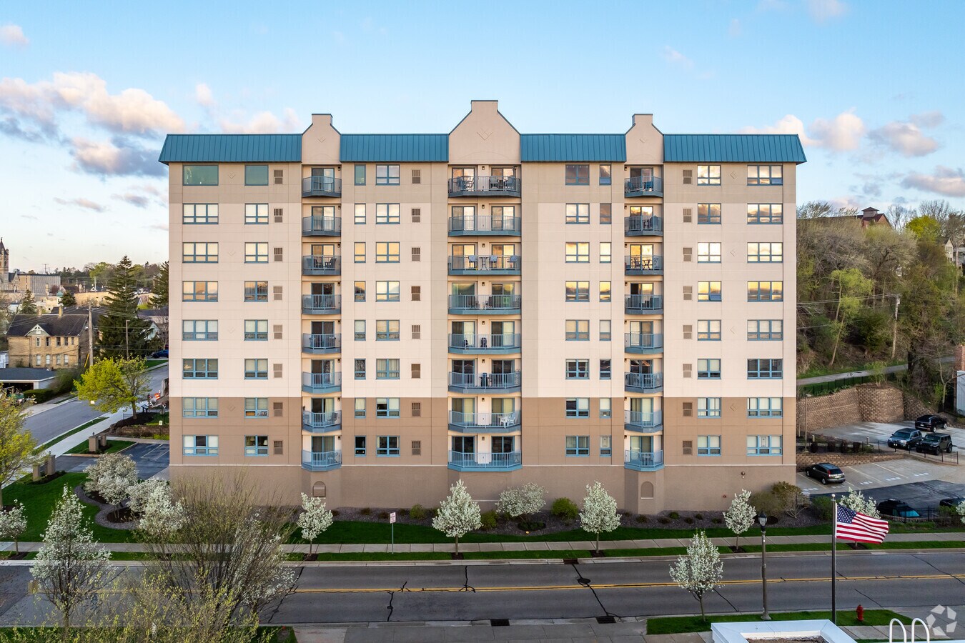 Photo - Lighthouse Condominiums