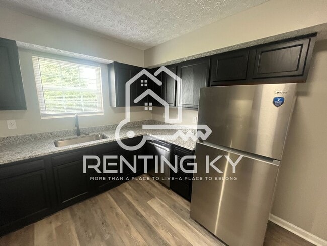 Photo - 2-Bed, 1.5-Bath Townhome with large kitche!