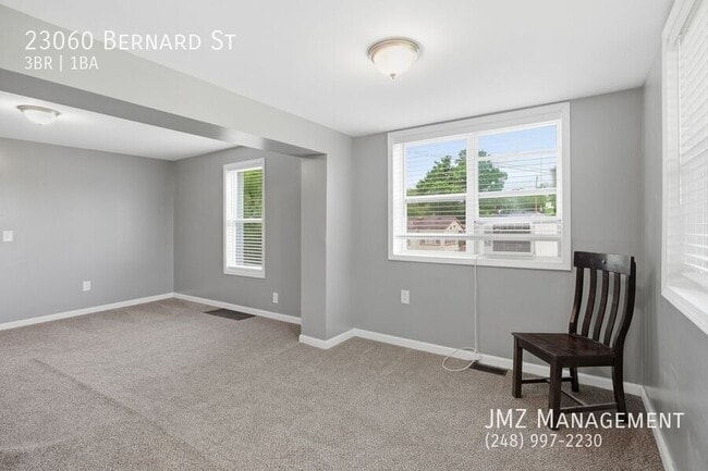 Photo - 23060 Bernard St