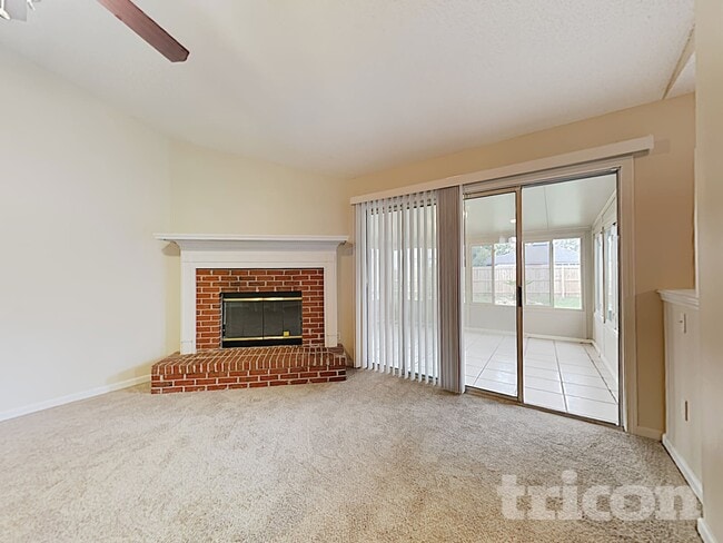 Photo - 585 Fallen Timbers Dr