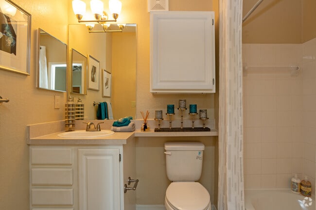 3BR,2BA 1,328 SqFt