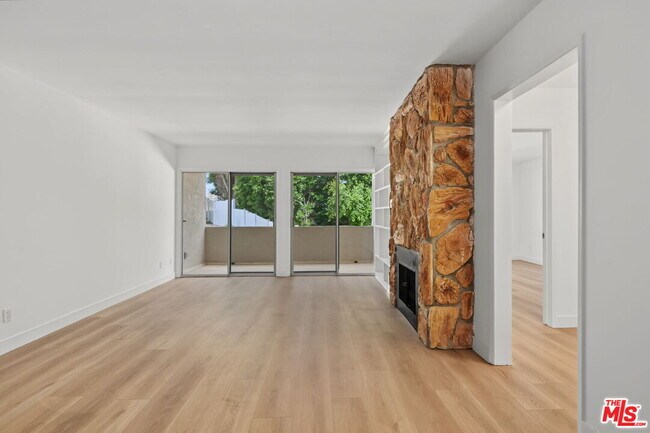 16169 Sunset Blvd Unit 203