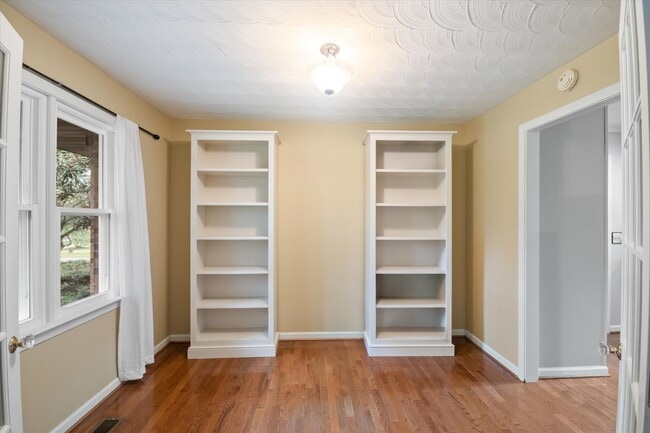 Photo - House and Workshop