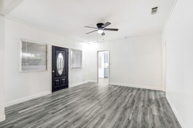 Photo - 9288 Archibald Ave