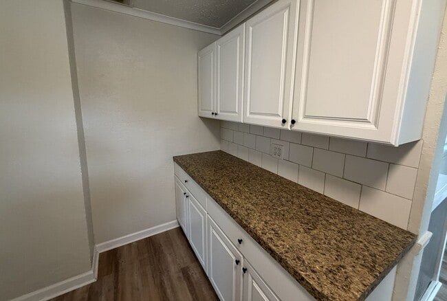 4417 Eastway St Unit Upper