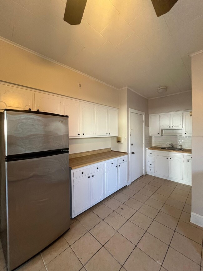 Photo - 67 W 53rd St