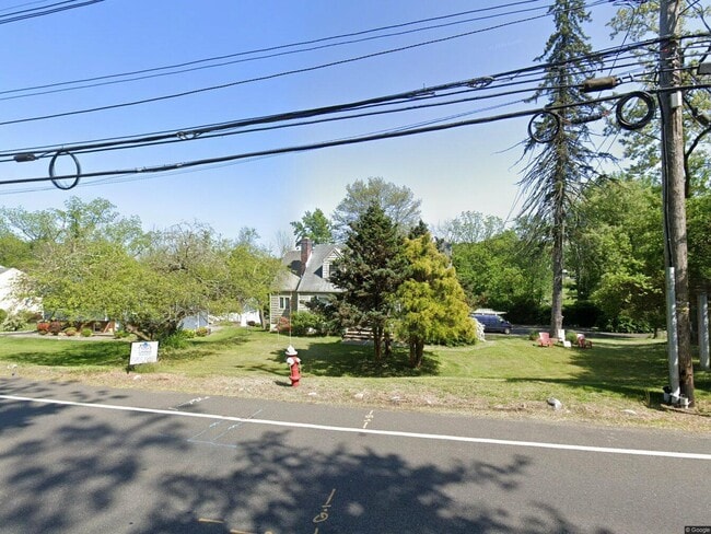 Building Photo - 258 Mount Kemble Ave Rental