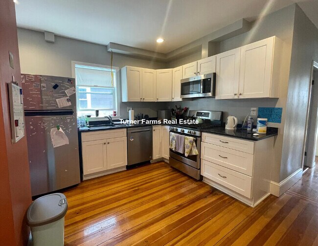 Building Photo - 23 Berwick Rd Unit 1 Rental