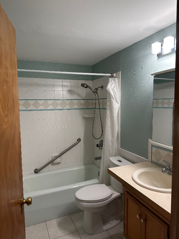 Photo - 2052 Apple Valley Rd Unit Side
