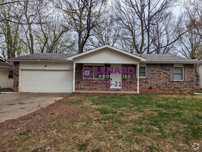 Building Photo - Spacious 3 Bedroom Home!