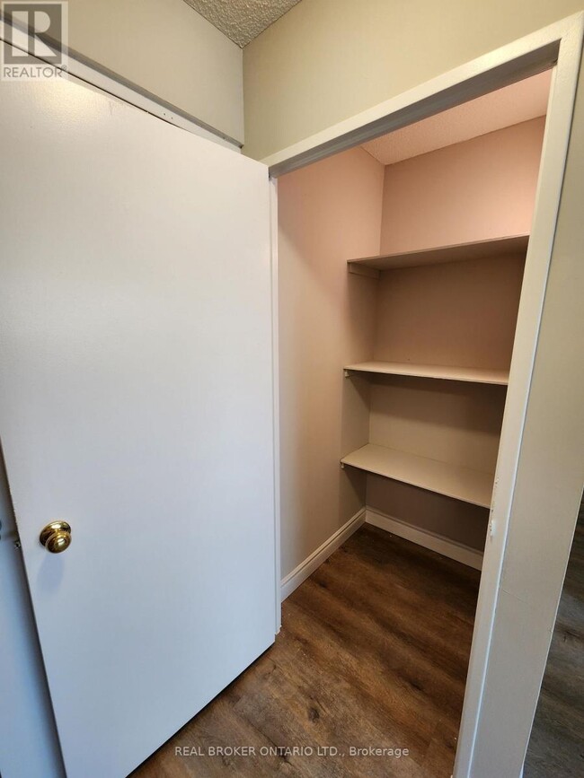 Photo - 97 Nonquon Rd Unité Apt #302