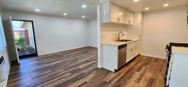 Photo - Western Gardens Apartments