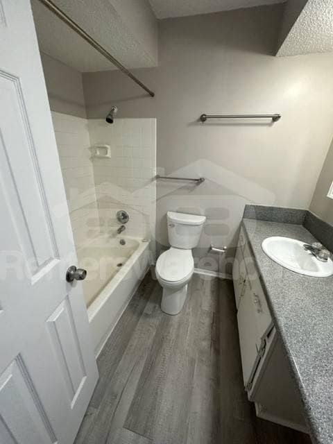 Photo - Grandview, Missouri 3 bedroom 2.5 bathroom...