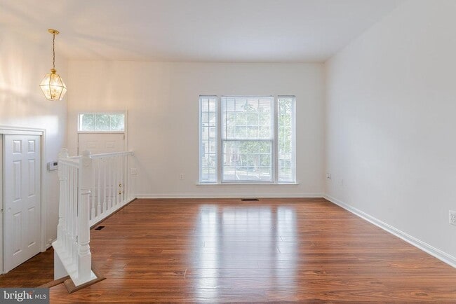 Photo - 3290 Gina Pl